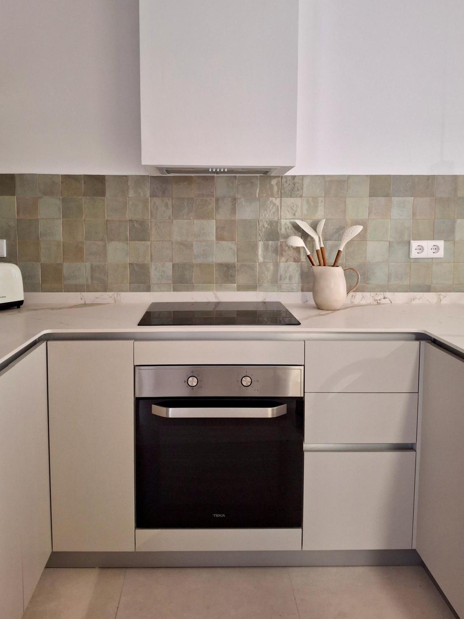 Bonito Apartamento De 2 Habitaciones Cerca De La Estacion Joaquin Sorolla Valencia Bagian luar foto
