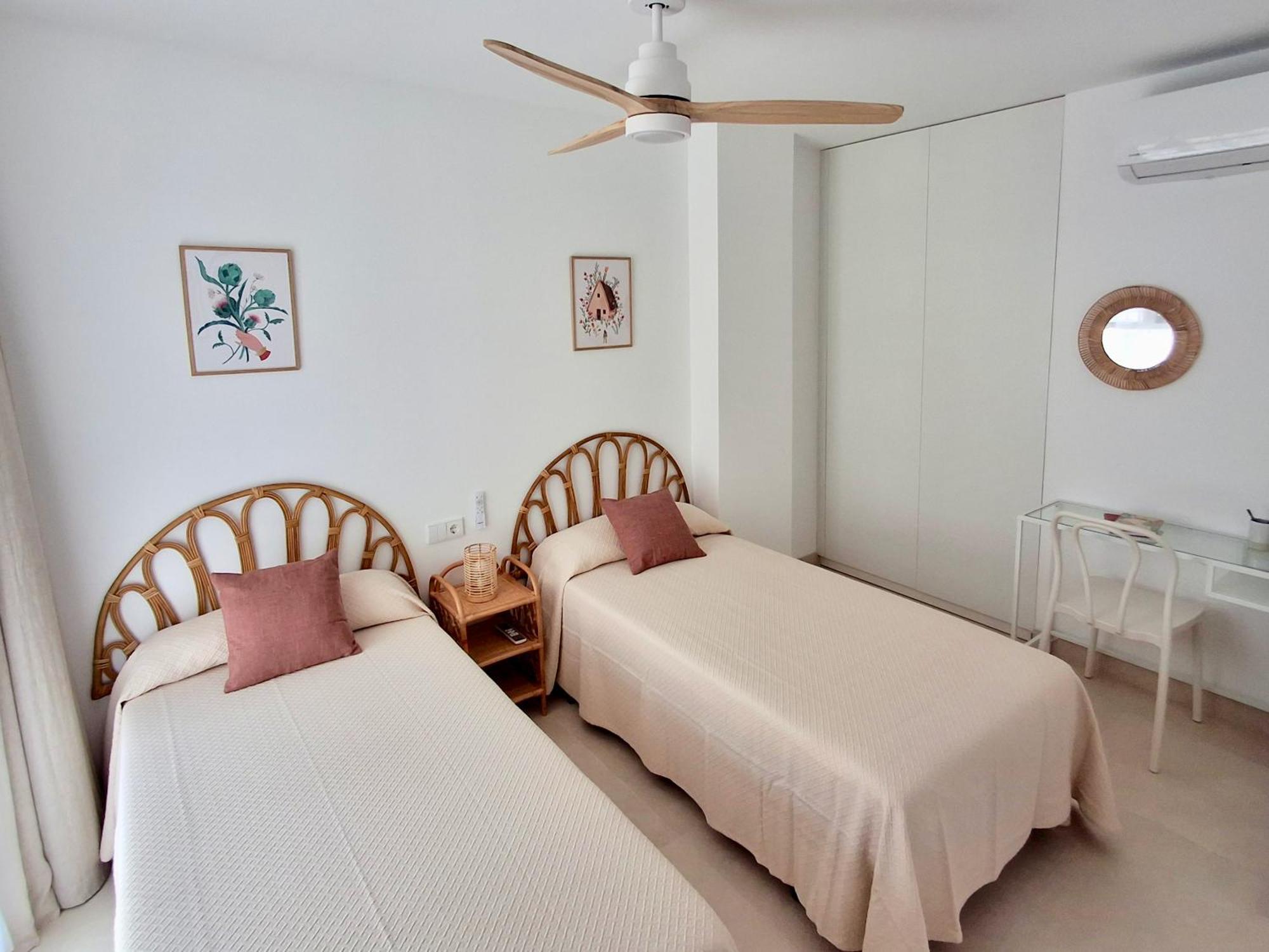 Bonito Apartamento De 2 Habitaciones Cerca De La Estacion Joaquin Sorolla Valencia Bagian luar foto